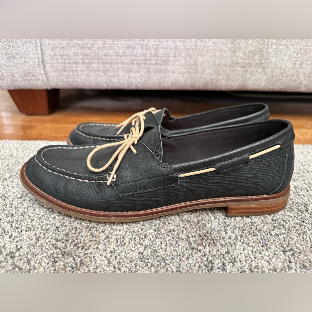 Sperry Black Leather Boat Shoes with Tan Laces